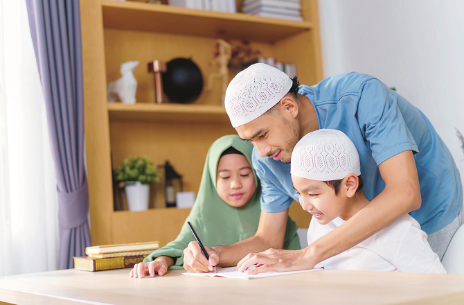 انسانی تربیت میں والدین کا کردار بنیادی ہے