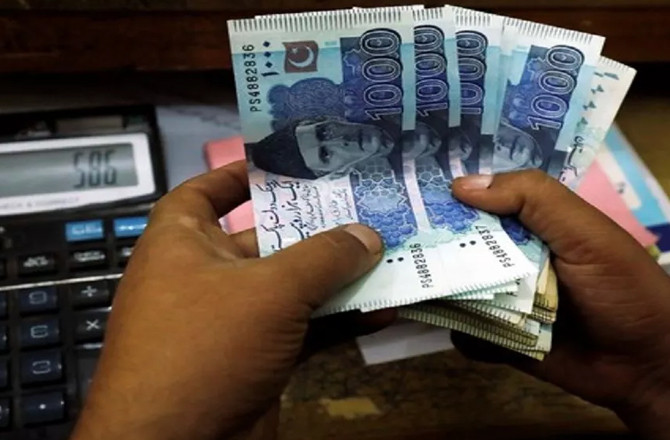 پاکستان میں مہنگائی ۷۴؍ ہفتوں کی بلند ترین سطح پر، ڈیزل کی قیمت دُگنی ہو گئی