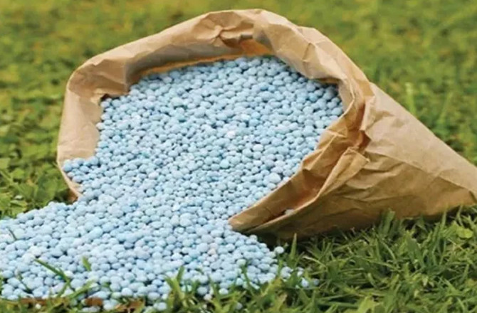 ملک میں کھاد کی پیداوار ۲۵؍ فیصد گھٹ گئی 
