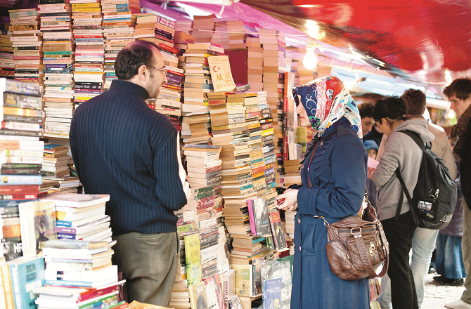 کتابوں سے رفاقت اسرار زیست کی آگہی عطا کرتی ہے