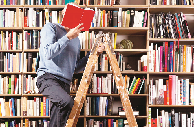 ادیب کے تخلیقی کارنامے سماج میں پائی جانے والی حقیقتوں کا عکس ہوتے ہیںا