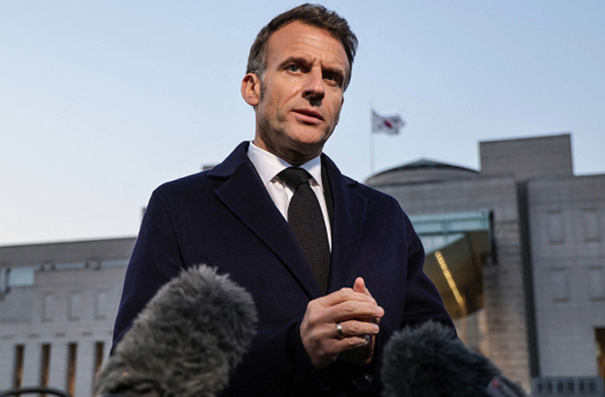  آبنائے ہرمز کو فوجی کارروائی سے کھولنا غیر حقیقت پسندانہ ہے: ایمانوئل میکرون