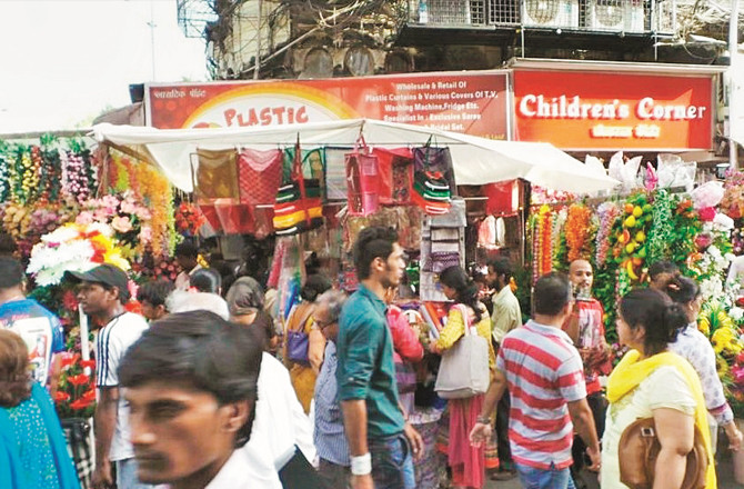 اعلیٰ اور معیاری کپڑوں کیلئے مشہور جنوبی ممبئی کا منگل داس مارکیٹ 