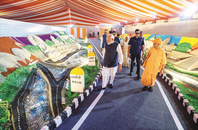 وزیراعظم نے گنگا ایکسپریس وے ملک کے نام وقف کیا، کہا ’’یوپی کی لائف لائن بنے گا ‘‘