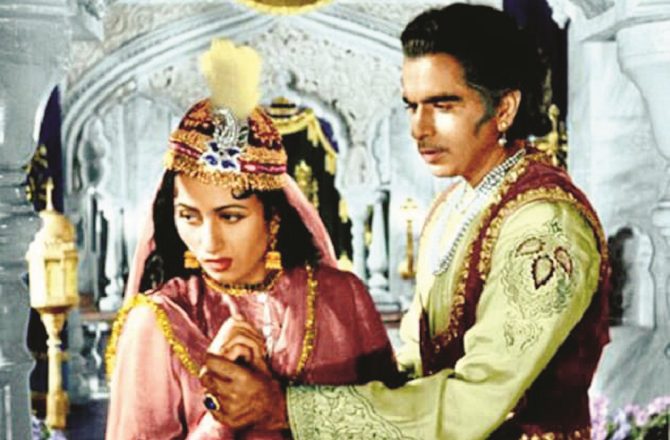 آمدنی کے معاملے میں بالی ووڈ کی سب سے بڑی ہٹ فلم کون سی ہے؟