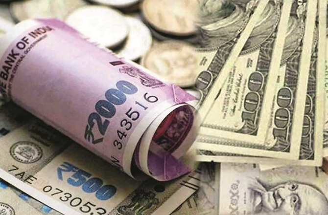 روپے کو سنبھالنے میں آر بی آئی کے اقدامات کا اہم رول