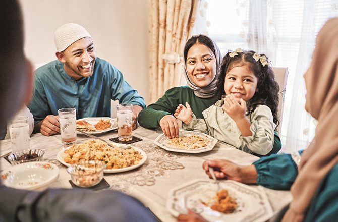 سخت الفاظ اور تنقیدی لہجہ رشتوں میں دوریاں پیدا کرتا ہے