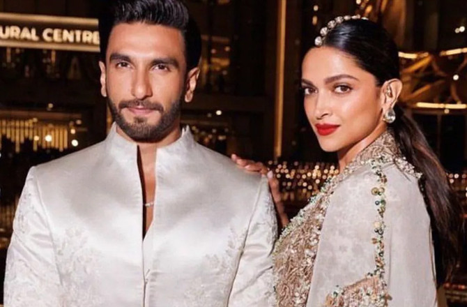 ۲؍ فلموں نے ۱۰۰۰؍ کروڑ کمائے، پھر بھی رنویر سنگھ بیوی دپیکا پڈوکون سے پیچھے ہیں 