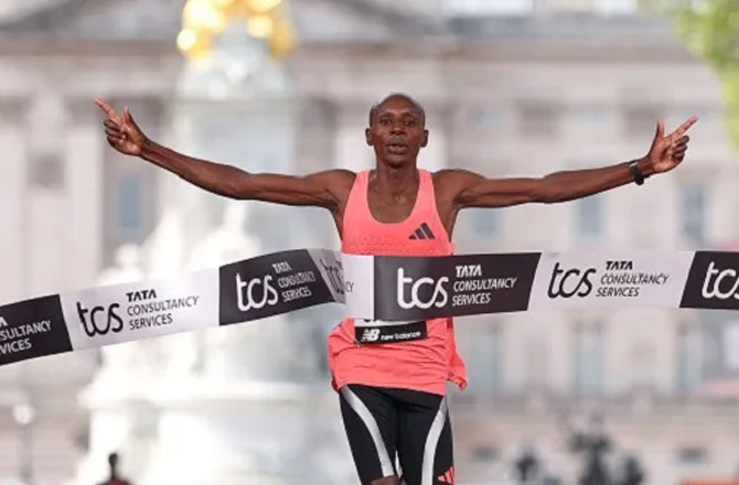 سیبسٹین ساوے میراتھن کی دنیا کے نئے’’کنگ‘‘بن گئے، کم ترین وقت میںمیراتھن جیت لی