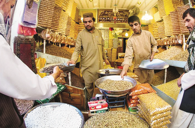 روحانی ترقی کیلئے مادی ضروریات کی تکمیل بھی ضروری ہے