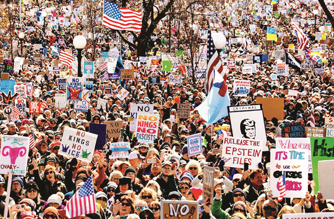 اس ہفتے کچھ اخبارات نے ایل پی جی قلت پر تو کچھ نے اسمبلی انتخابات کا جائزہ لیا