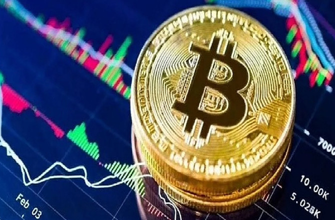 بٹ کوائن کی قیمت پہلی بار مئی کے بعد ۷۷؍ ہزار ڈالرس سے اوپر