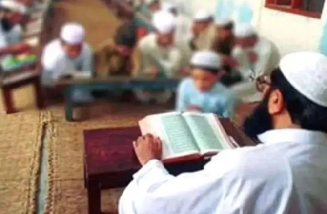 یوپی مدرسہ بورڈ ایکٹ میں ترمیم پر کابینہ کی مہر، ’کامل‘ اور ’فاضل‘ کی اسناد پر خطرے کی تلوار