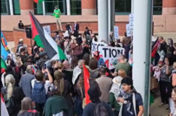برطانیہ:ایل بٹ ہتھیاروں کی فیکٹری پر چھاپہ:عدالت کا فلسطین حامیوں کوسزا سے انکار