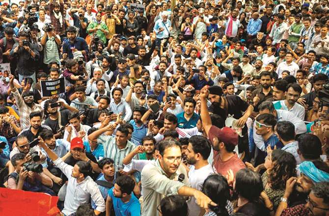 اب ہمیں دستوری حقوق بھی دوبارہ حاصل کرنا ہوگا؟