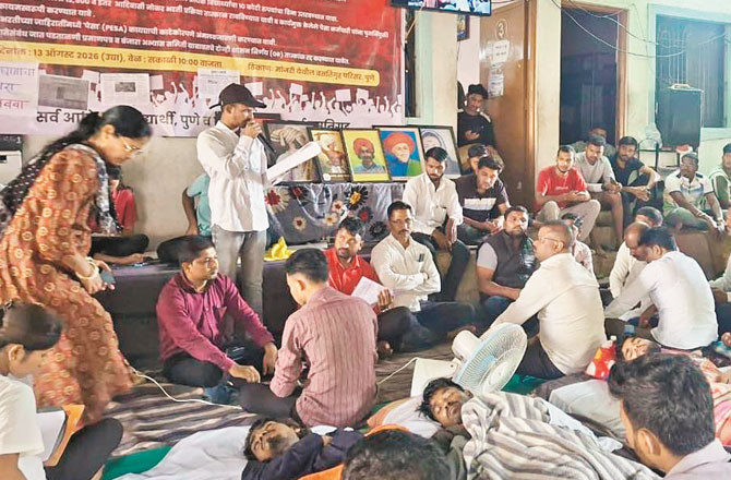 اشوک اوئیکے کے استعفے کے مطالبے میں شدت