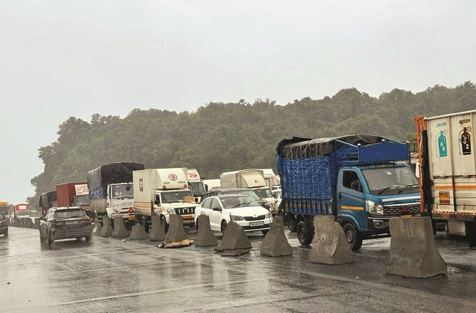 بھیونڈی کی سڑکوں پر ٹریفک کے بڑھتے دباؤ سے دشواری