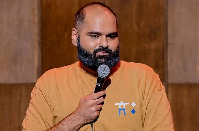 ہندوتوا تنظیموں کا احتجاج: کنال کامرا نے بنگلور میں کامیڈی شوز کا مقام تبدیل کیا