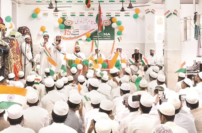 آزادی کی تاریخ اوراسلاف کی عظیم قربانیوں سے نسلِ نو کو واقف کرانے کا عہد