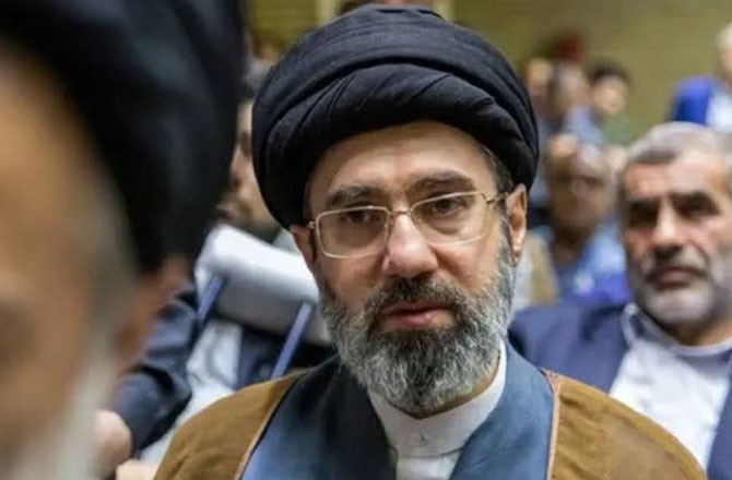 مجتبیٰ خامنہ ای زندہ مگر شدید زخمی ہیں، ٹرمپ کا دعویٰ
