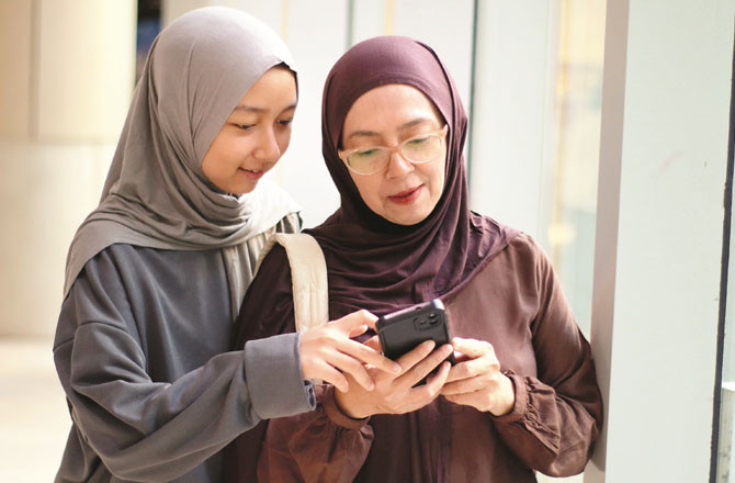 نوعمر بیٹیوں کی تربیت میں اِن باتوں کو ملحوظ رکھیں