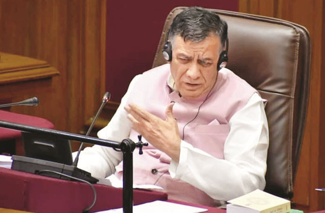 یوپی کے اسمبلی اسپیکر پر قومی ترانے کا احترام نہ کرنے کاالزام، کانگریس کی سخت تنقید