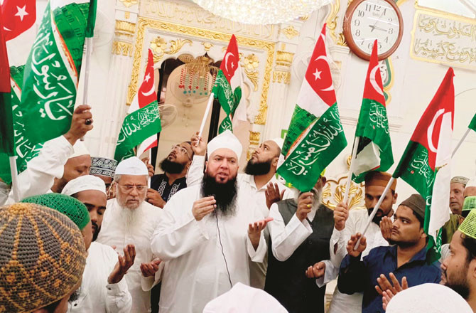 ’’شریعت کی پابندی اور اتباع سنت ہی محبت رسولؐ کی پہچان ہے ‘‘