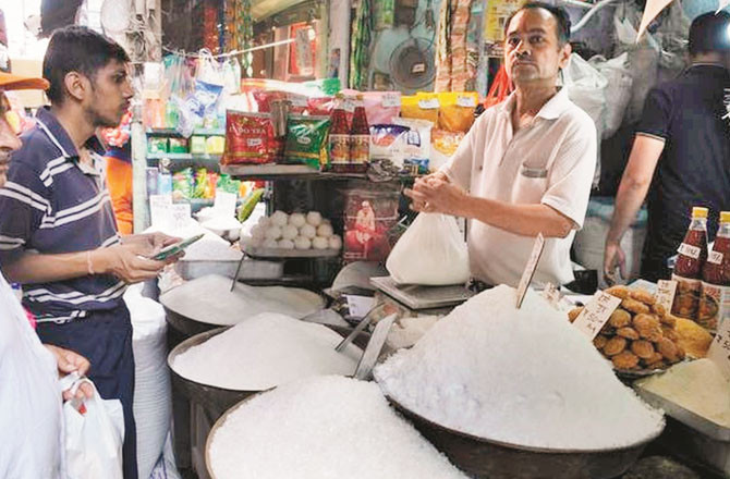 بڑھتے دام کو قابومیں کرنے کیلئےچینی درآمد کرنے کا اعلان