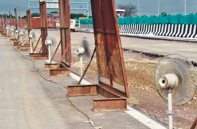 لکھنؤ کانپور ایکسپریس وے ۱۸؍ دن میں ۸۴؍ جگہوں پر دھنس گیا!