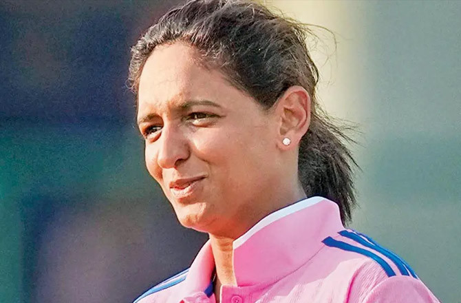 ہرمن پریت کا عالمی ریکارڈ: سب سے زیادہ انٹرنیشنل میچ کھیلنے والی خاتون کرکٹر بنیں 