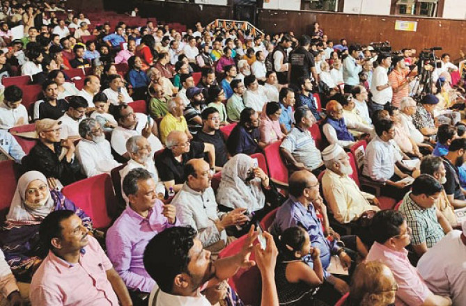 اُردو مشاعرہ: تاریخ، ادب ، تہذیب اور زوال