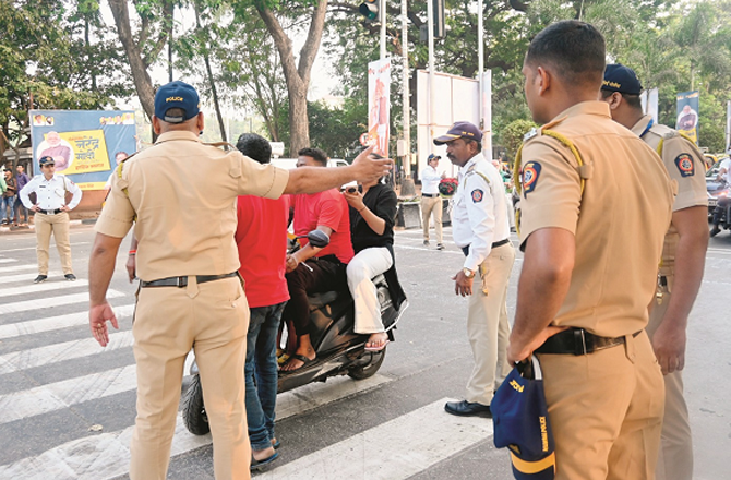 ’’اگر ہیلمٹ نہیں تو ٹول ناکہ عبور کرنے کی اجازت نہیں ‘‘