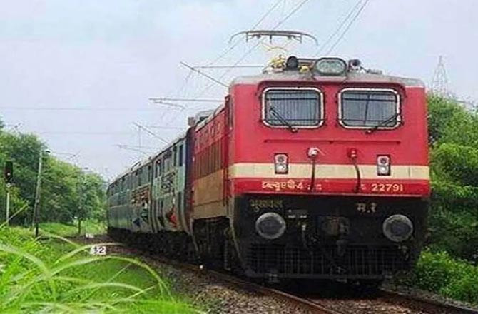 ۲۰۲۵ء میں ریل کے ذریعے ریکارڈ۸۵ء۵؍ لاکھ سے زیادہ گاڑیاں بھیجی گئیں