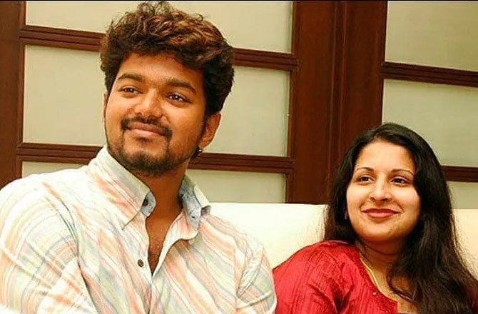 وجے کو بڑا جھٹکا، شادی کے ۲۷؍ سال بعد اہلیہ سنگیتا نے طلاق کا مطالبہ کر دیا