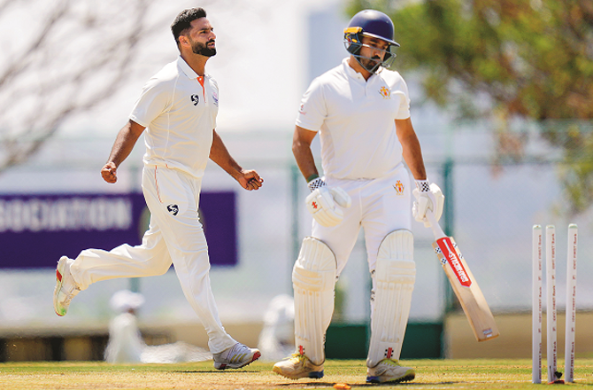 رنجی ٹرافی فائنل: کرناٹک پر فالو آن کا خطرہ