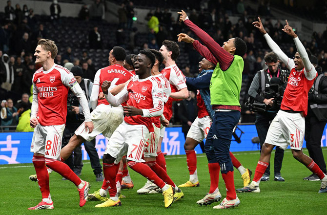 آرسنل  نے ٹوٹنہم ہاٹسپر کو  قابو کر کے پوائنٹس ٹیبل پر پوزیشن مستحکم کر لی