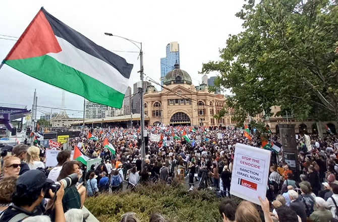 سڈنی میں اسرائیلی صدر ہرزوگ کے خلاف مظاہروں کے دوران پولیس نےنمازیوں کو جبراً منتشر کیا