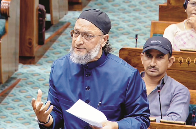  اویسی نے پارلیمنٹ میں حکومت کو آئینہ دکھایا