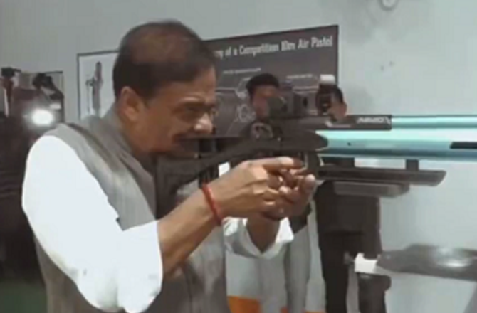 آسام: وزیراعلیٰ کا مسلمانوں کو بندوق سے نشانہ بنانے کا ویڈیو، تنقید کے بعد حذف