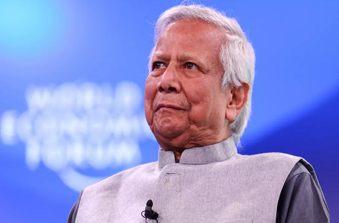 بنگلہ دیش: انتخابات سے قبل سرکاری ملازمین اور پولیس اہلکاروں کے درمیان جھڑپیں