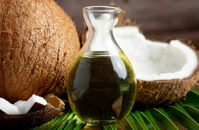 ناریل تیل: گھر کے کئی چھوٹے موٹے کام انجام دینے میں معاون