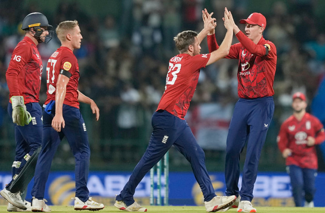 آخری میچ میں بھی سری لنکا شکست سے دوچار،انگلینڈ کا کلین سویپ