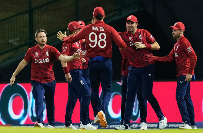 نیوزی لینڈ کی توجہ سیمی فائنل پر مرکوز، انگلینڈ جیت کا تسلسل برقرار رکھنے کے لیے تیار