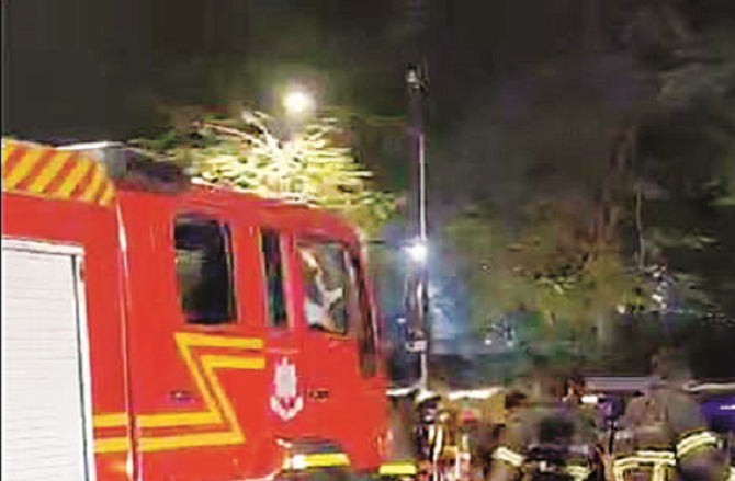 آگ بجھانے کے کام میں رکاوٹ بننے والی گاڑیو ں کے مالکان پر کارروائی کا انتباہ