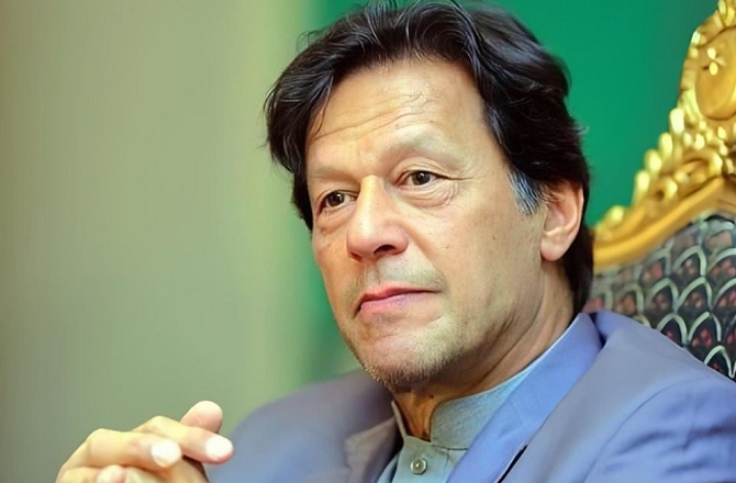 پاکستان: عمران خان کی آنکھ کی ۸۵؍ فیصد بینائی ختم، سپریم کورٹ نے کمیٹی تشکیل دی