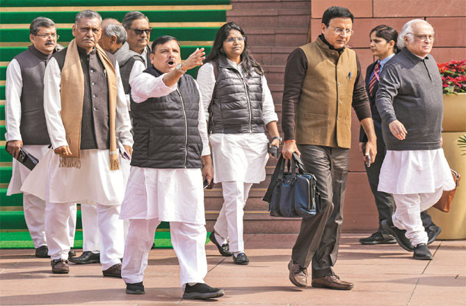 ہند امریکہ تجارتی معاہدے پر اپوزیشن کا سخت رد عمل،سرکار پر تنقید