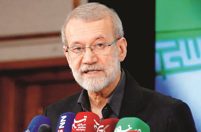  آیت اللہ خامنہ ای نے اپنی ذمہ داریاں علی لاریجانی کو سونپ دیں !