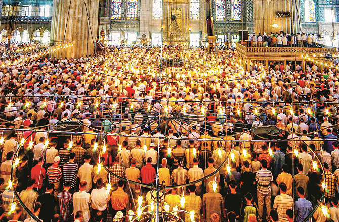 ماہِ رمضان سوچ کی تربیت کا سب سےاثر انگیز اور عملی مدرسہ ہے