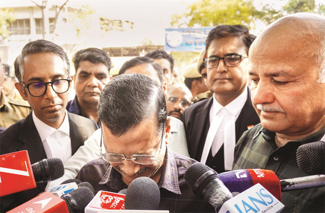   کیجریوال  کیخلاف مقدمہ خارج