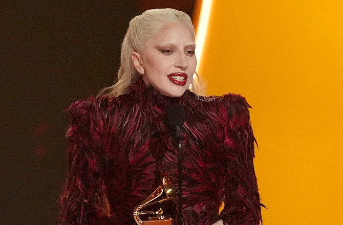 گریمی ایوارڈز: کینڈرک لامر، لیڈی گاگا اور بیڈ بنی نے بڑے اعزاز ااپنے نام کئے 